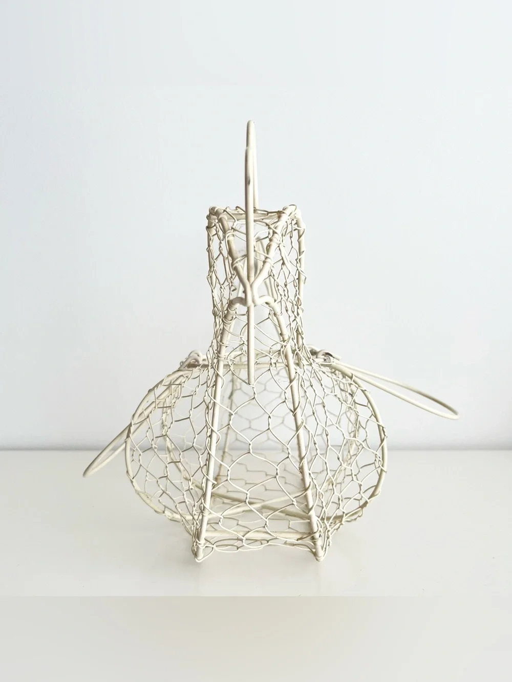 Vintage Chicken Metal Wire Egg Basket Ivory Farmhouse Chic Rustic Handles 14